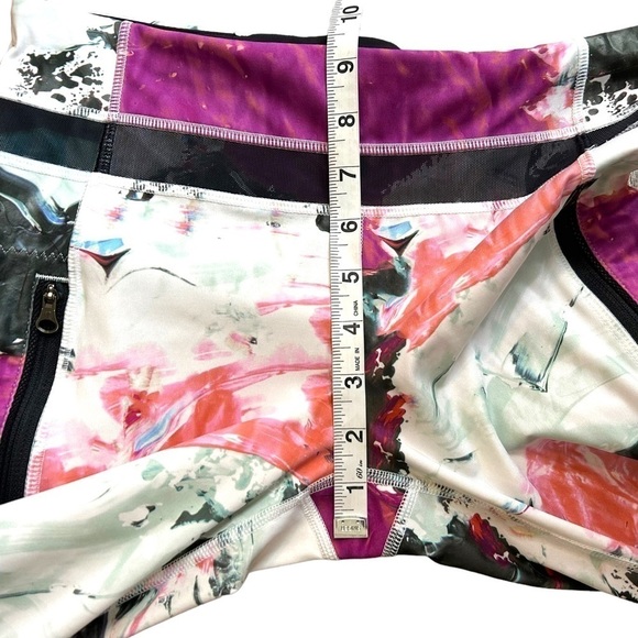 LULULEMON Inspire Tight II *Full-On Luxtreme (Mesh)
Pigment Wave Multi / Black - Picture 15 of 16